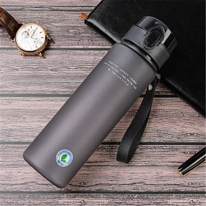 Ivoleo Hydrakraft –Premium Trinkflasche für ausreichend Flüssigkeit